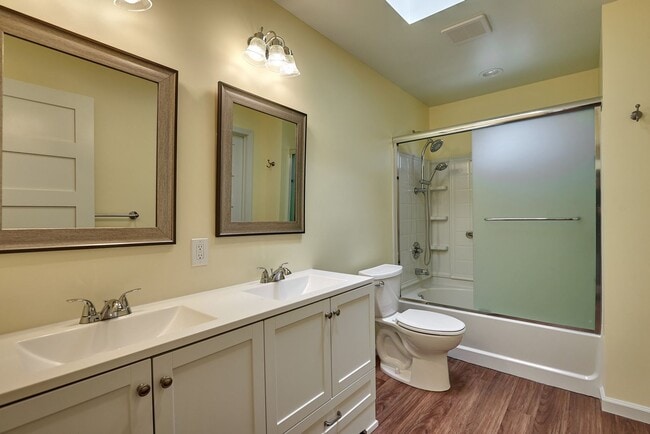 Building Photo - Newer Construction 2 Bedroom 2 Bath Home 2...