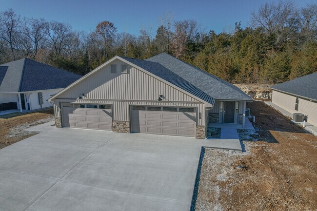 Building Photo - 834 El Dorado Dr