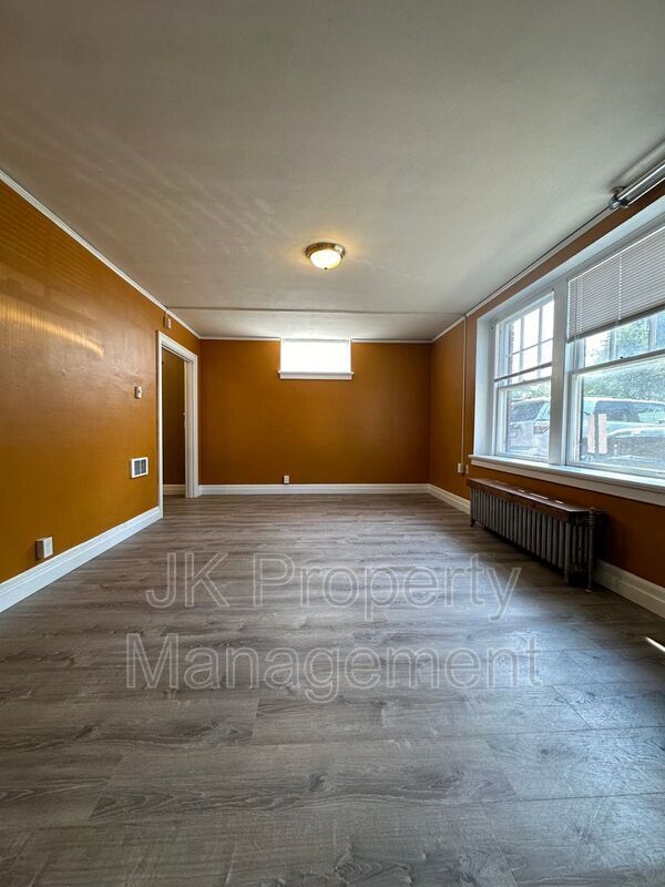 Building Photo - 310 5th St N