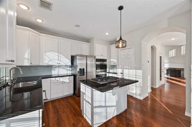 Building Photo - 12912 Kingsbridge Ln