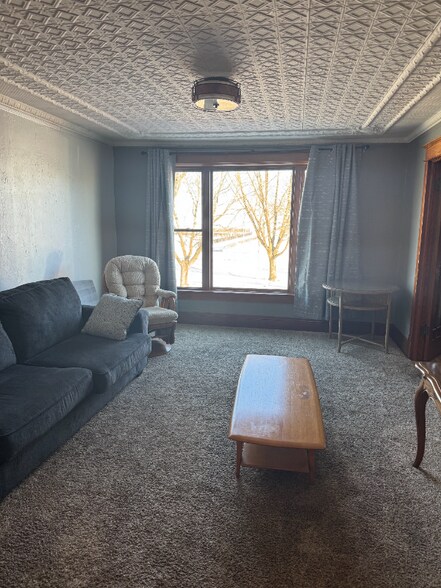 Building Photo - 619 1st St