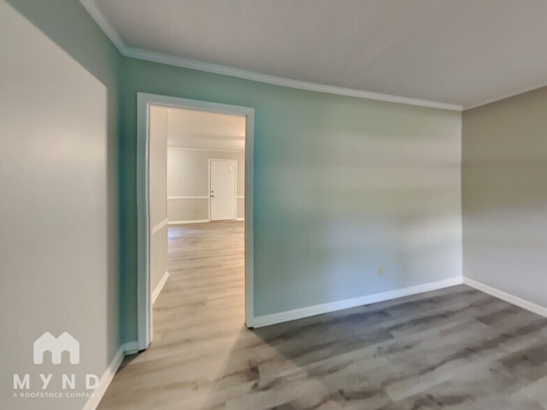 Building Photo - 9155 Mason St