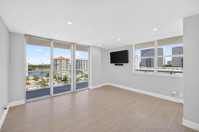 Building Photo - 209 N Fort Lauderdale Beach Blvd