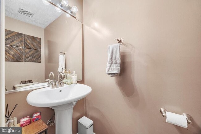 Building Photo - 5501 E Boniwood Turn