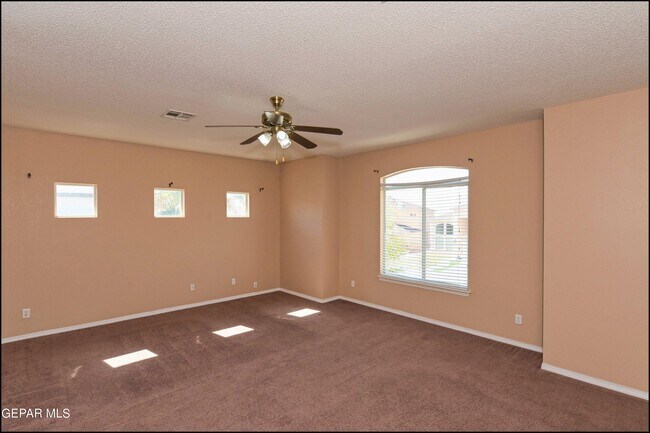 Building Photo - 452 Emerald Pass Ave