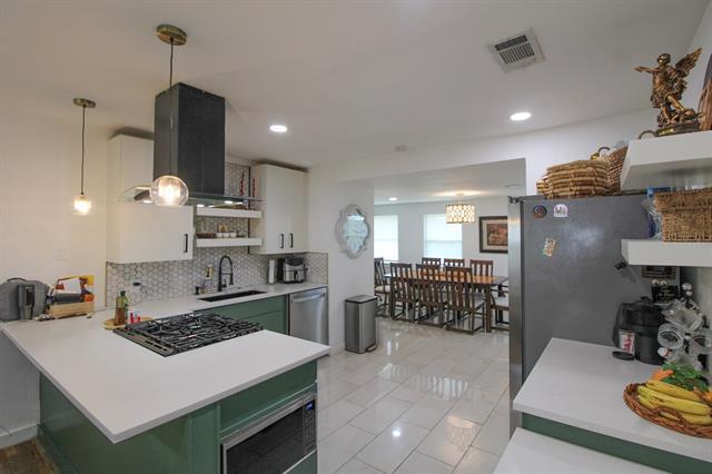 Building Photo - 3119 Eisenhower Dr