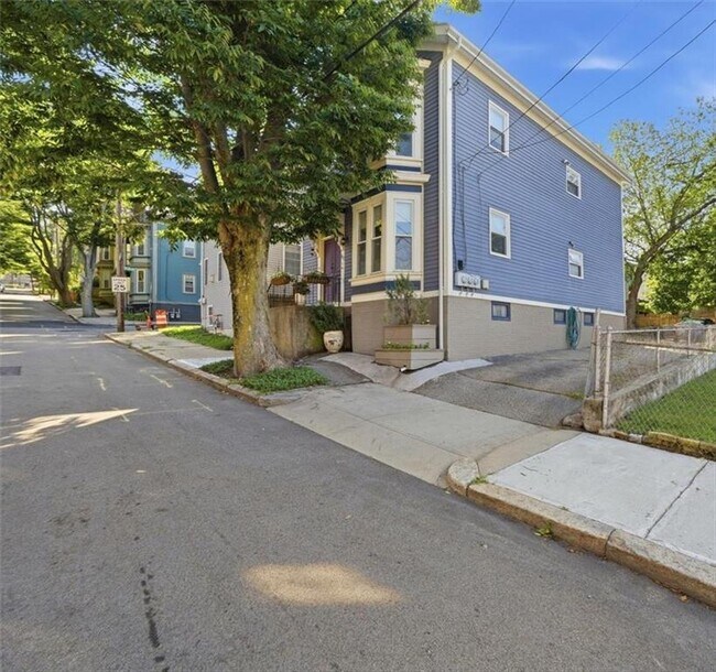 Building Photo - 81 Jenkins St