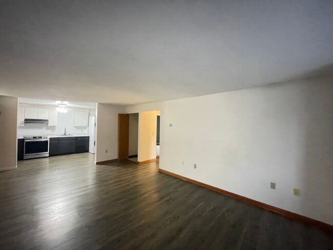 Building Photo - 37 Alice Dr