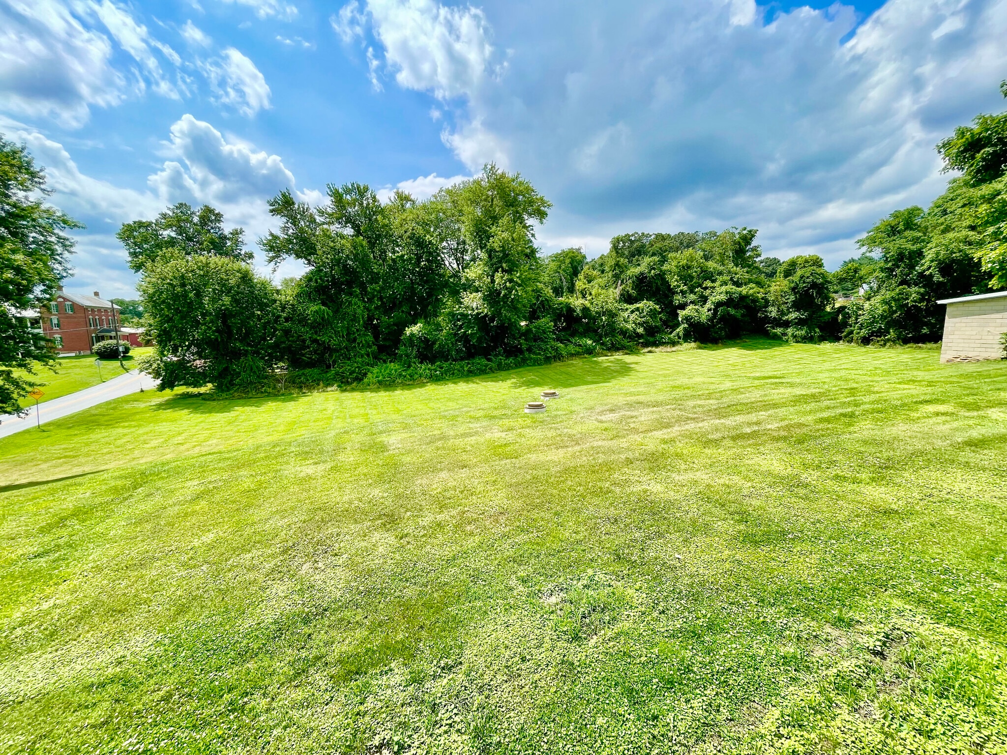 Yard - 18902 Gunpowder Rd