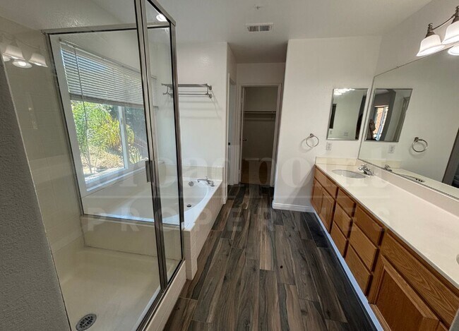 Building Photo - 848 Pohl Pl