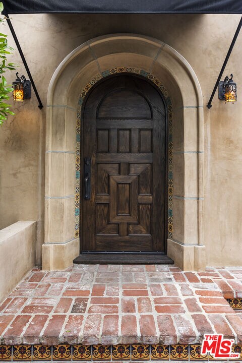 Building Photo - 435 Westmount Dr