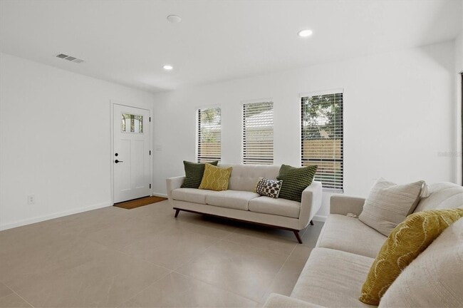 Building Photo - 3663 Egerton Cir