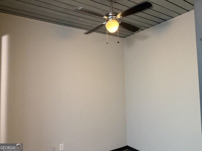 Building Photo - 620 Glen Iris Dr NE