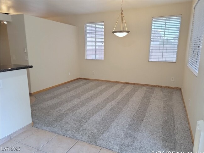 Building Photo - 948 Lloyd George Dr