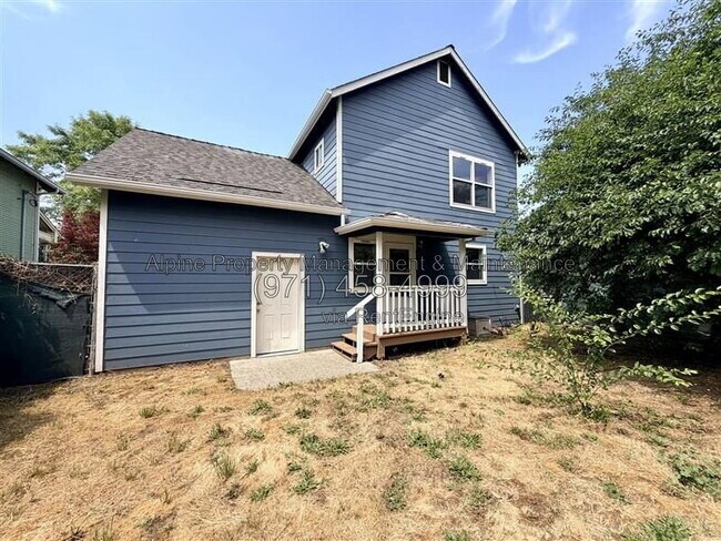 Building Photo - 5238 NE 14th Pl