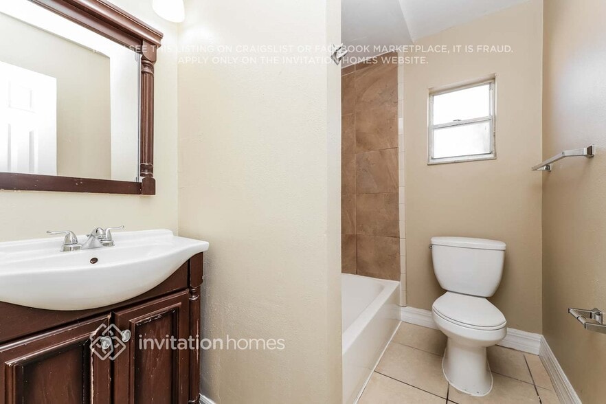 Building Photo - 1004 Highgrove Ct