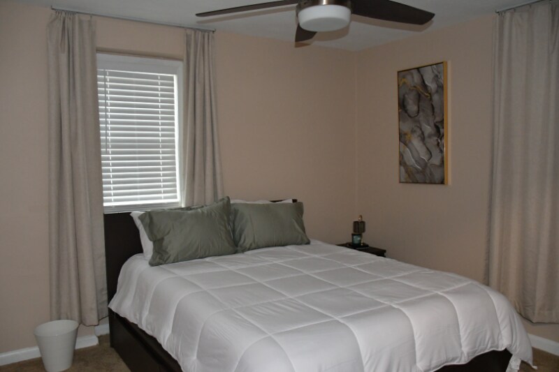 Building Photo - 2633 Colebrooke Dr