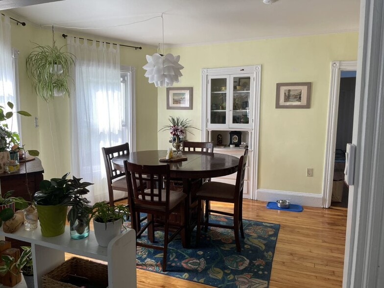 Building Photo - 25 W Kidder St