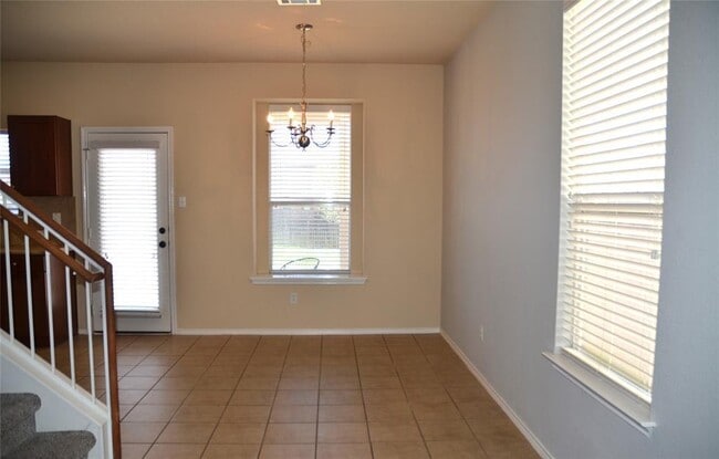 Building Photo - 218 Baldwin St