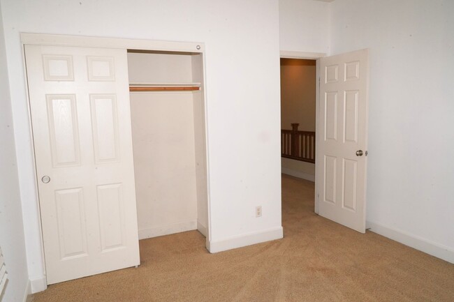 Building Photo - Beautiful 4 bed/ 3.5 bath in Natomas!