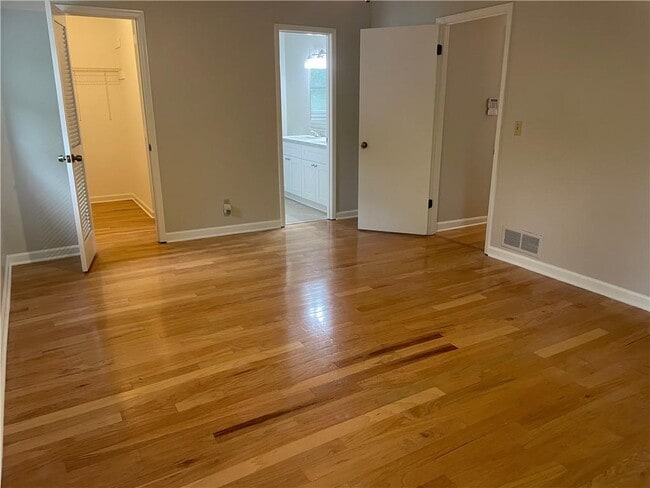 Building Photo - 3441 Brookhill Cir