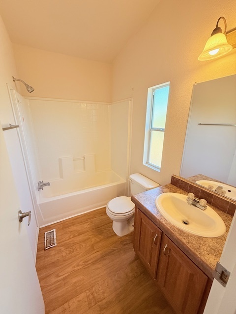 Building Photo - Manufactured Home For Rent