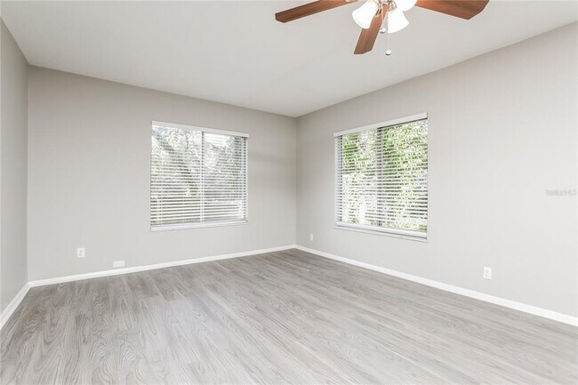 Building Photo - 105 Whispering Pines Ct