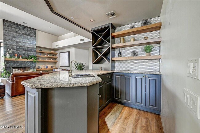 Building Photo - 10687 E Fernwood Ln