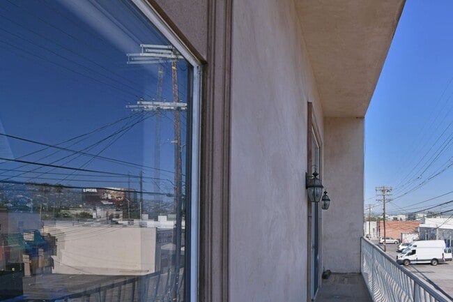 Building Photo - 7929 Blackburn Ave