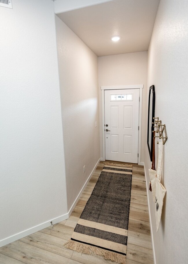 Building Photo - Gorgeous Views End Unit 3 Bed Townhome nex...