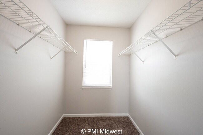 Building Photo - 5653 Valhalla Way