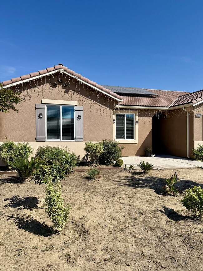 Building Photo - 1736 Berry St