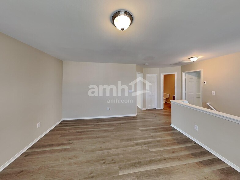 Building Photo - 5118 Valcourt Rd