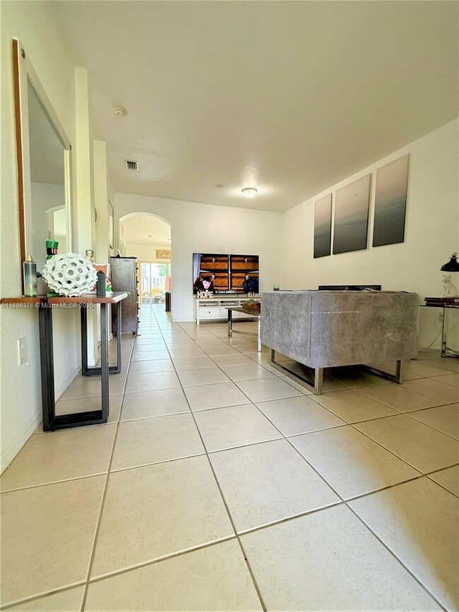 Building Photo - 10984 SW 182nd Ln