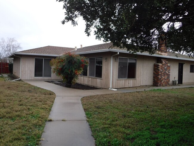 Building Photo - 1144 Robert Dr