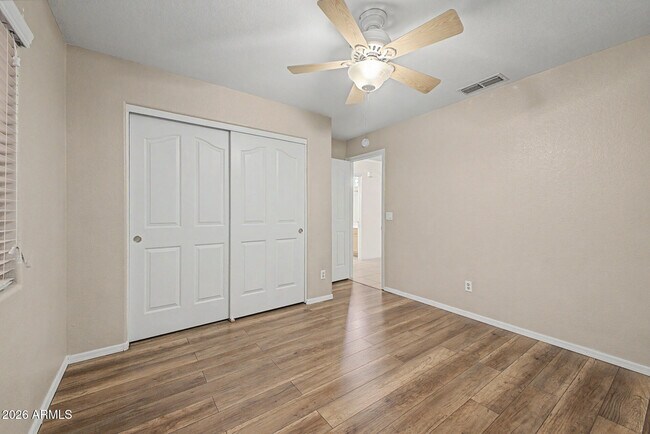 Building Photo - 6602 W Desert Hollow Dr