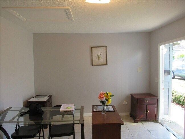 Building Photo - 934 Caribbean Dr