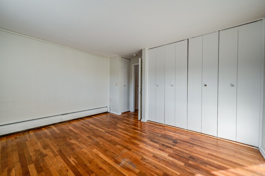 Building Photo - 103 Cooper Hill St