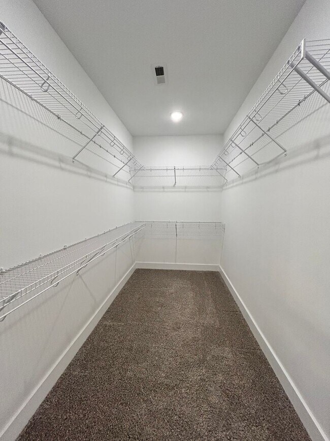 Building Photo - Beautiful New Build 3 Bed, 2.5 Bath, 2 Car Garage - Community Pool & Walking Trail!