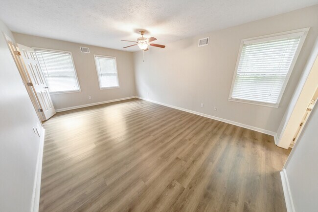 Building Photo - 2980 Hembree Rd NE