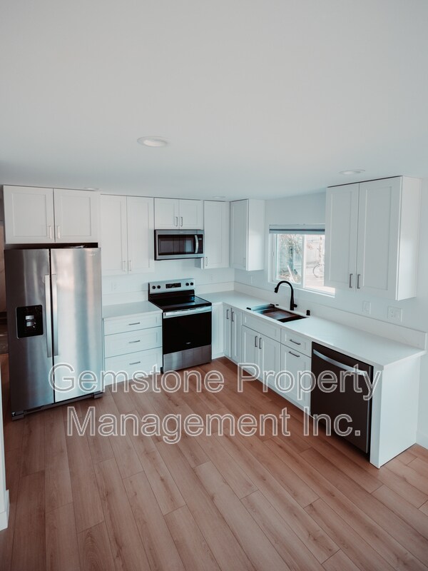 Building Photo - 5263 Tipton St