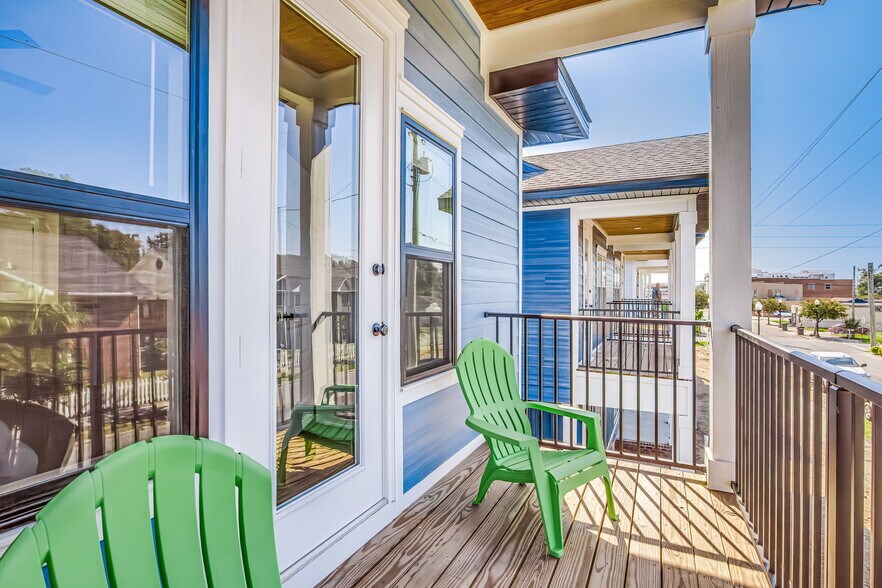 Building Photo - 536 N De Villiers St