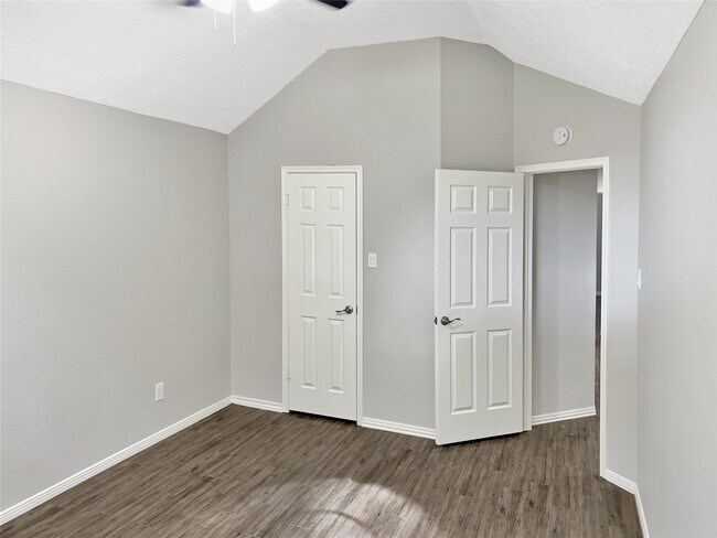 Building Photo - 12414 Logan Mill Dr