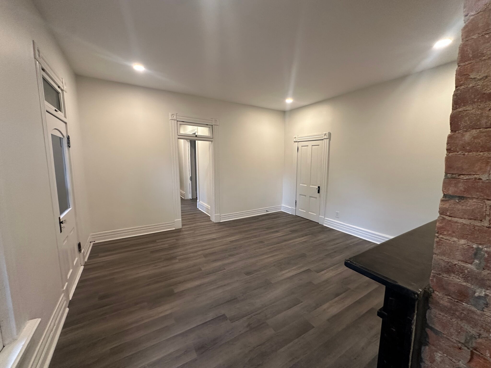 Building Photo - 81 Warren St