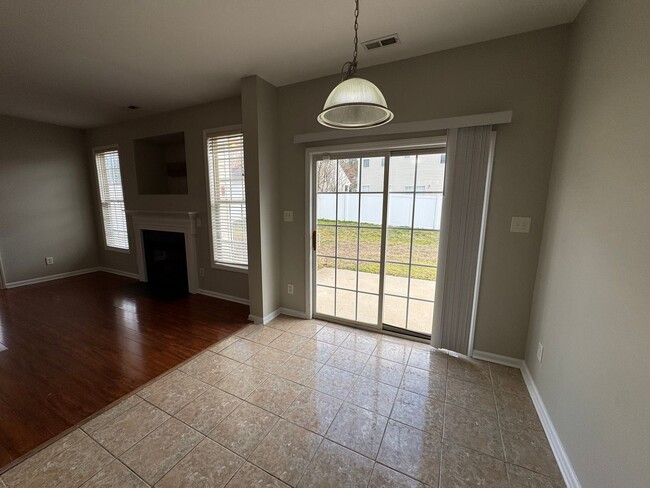 Building Photo - 4 Bedroom | 3 Bathroom Raleigh Home with F...