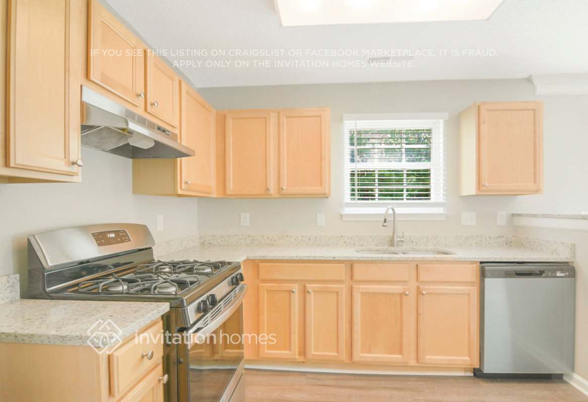 Building Photo - 120 Pebblestone Dr