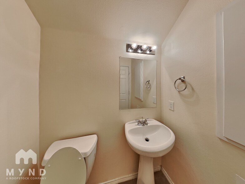 Building Photo - 3008 Stone Forest Cir