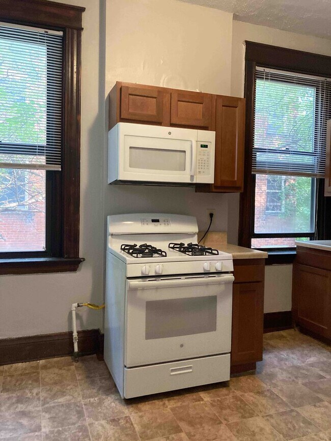 Building Photo - 3241 Jefferson Ave