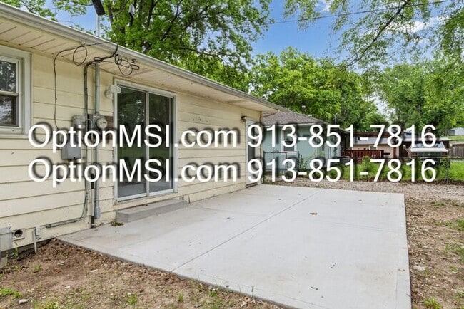 Building Photo - Welcome home to this beautifully updated 3-bedroom home in Kansas City, KS!