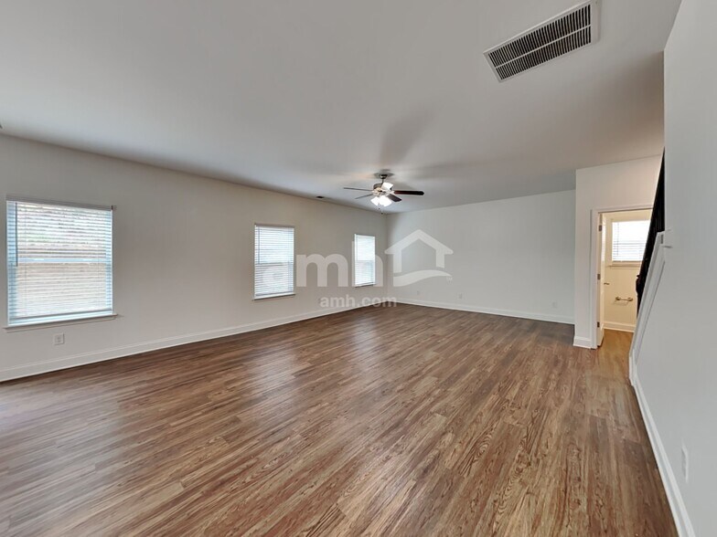 Building Photo - 117 Haeven Trail